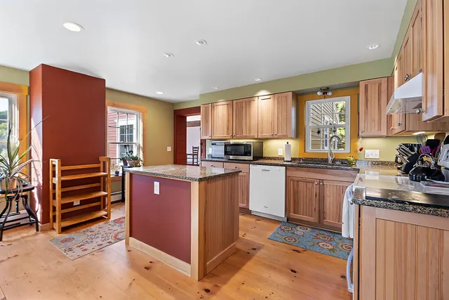 $475,000 | 444 West Auburn Road, Auburn, ME 04210