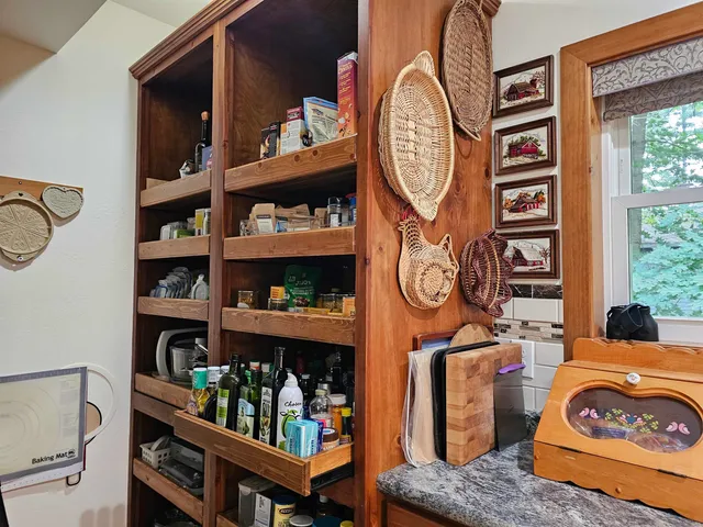 $624,900 | 150 Lake Shore Drive, Iola, WI 54945