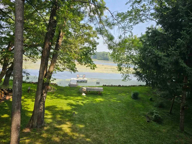 $624,900 | 150 Lake Shore Drive, Iola, WI 54945