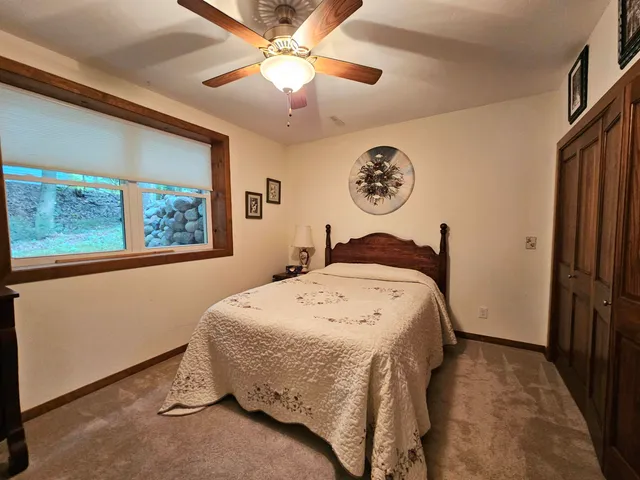 $624,900 | 150 Lake Shore Drive, Iola, WI 54945