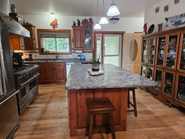 $624,900 | 150 Lake Shore Drive, Iola, WI 54945