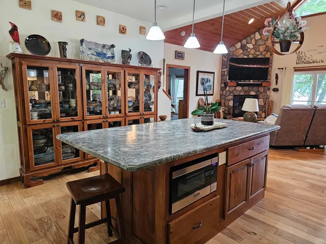 $624,900 | 150 Lake Shore Drive, Iola, WI 54945