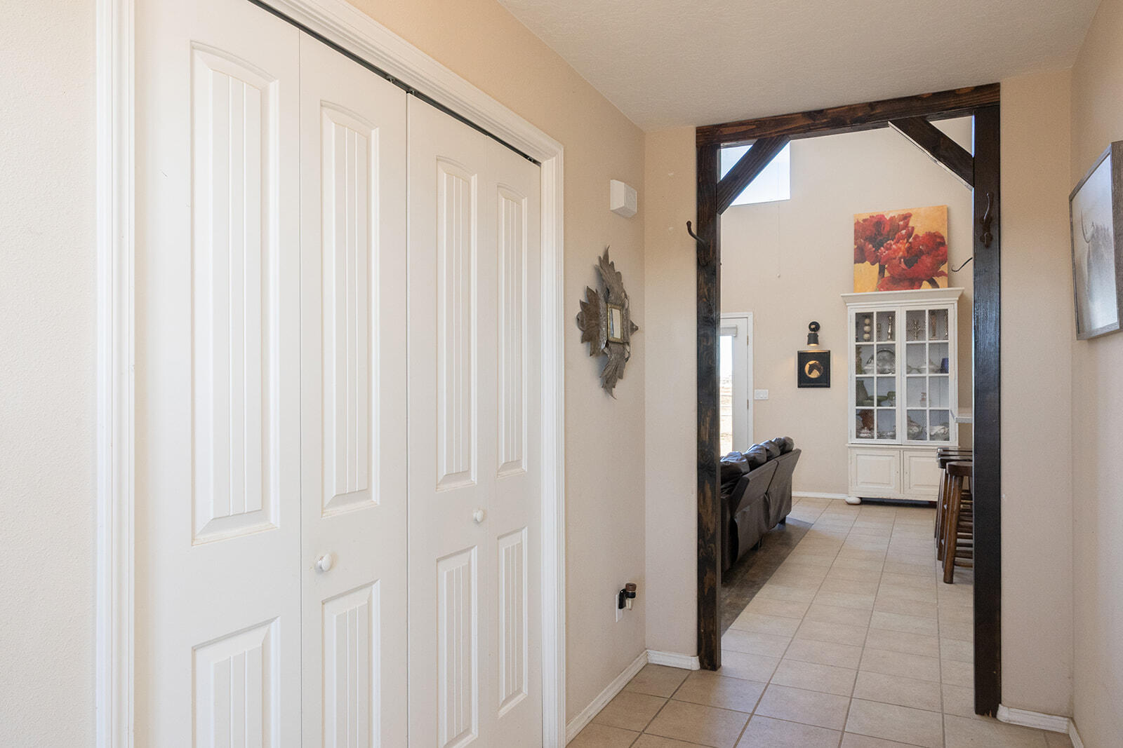 187 Syringa Loop Shoshone, ID 83352 - Photo 36 of 51 Spacious Entry