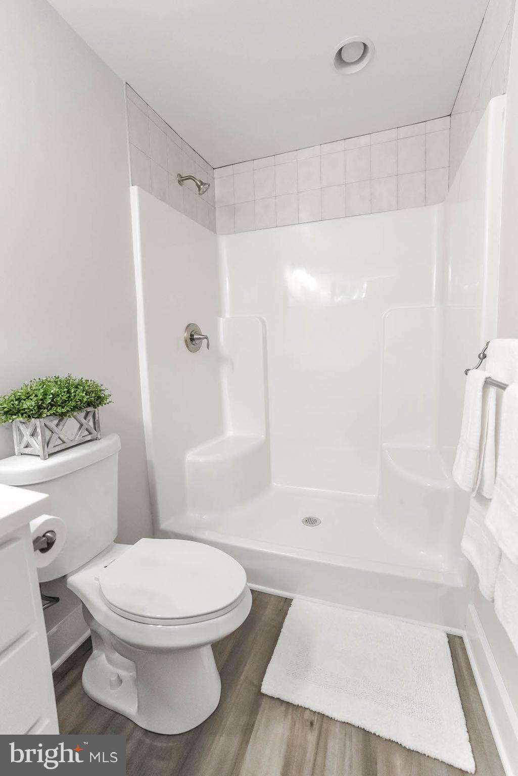 5874 Deale Churchton Road Deale, MD 20751 - Photo 13 of 30 Owner's Bathroom