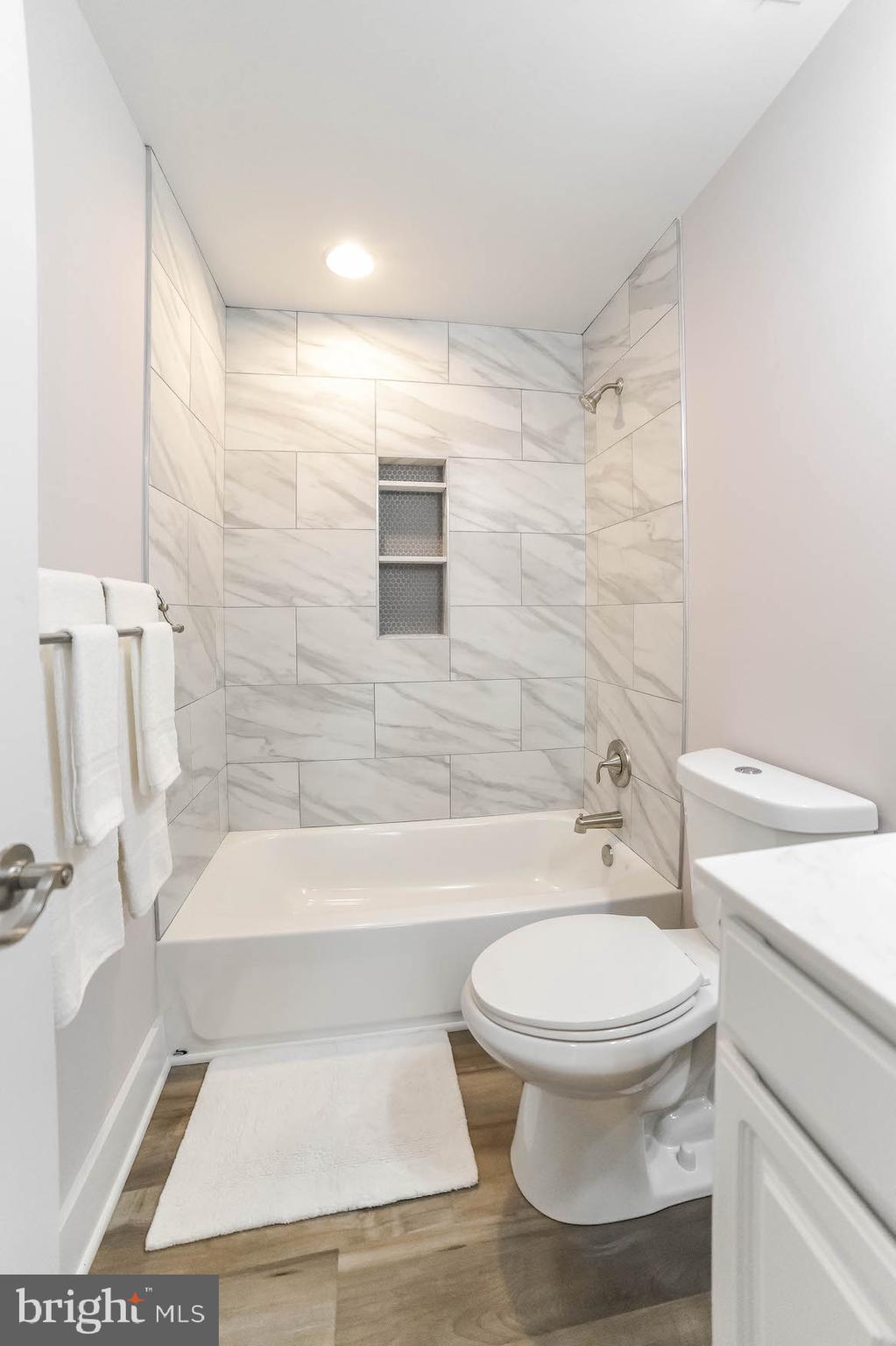 5874 Deale Churchton Road Deale, MD 20751 - Photo 10 of 30 Hall Full Bathroom
