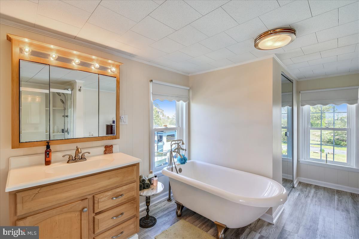 25764 Drum Point Road Westover, MD 21871 - Photo 22 of 29 Bathroom offers a Claw Foot Soaking Tub