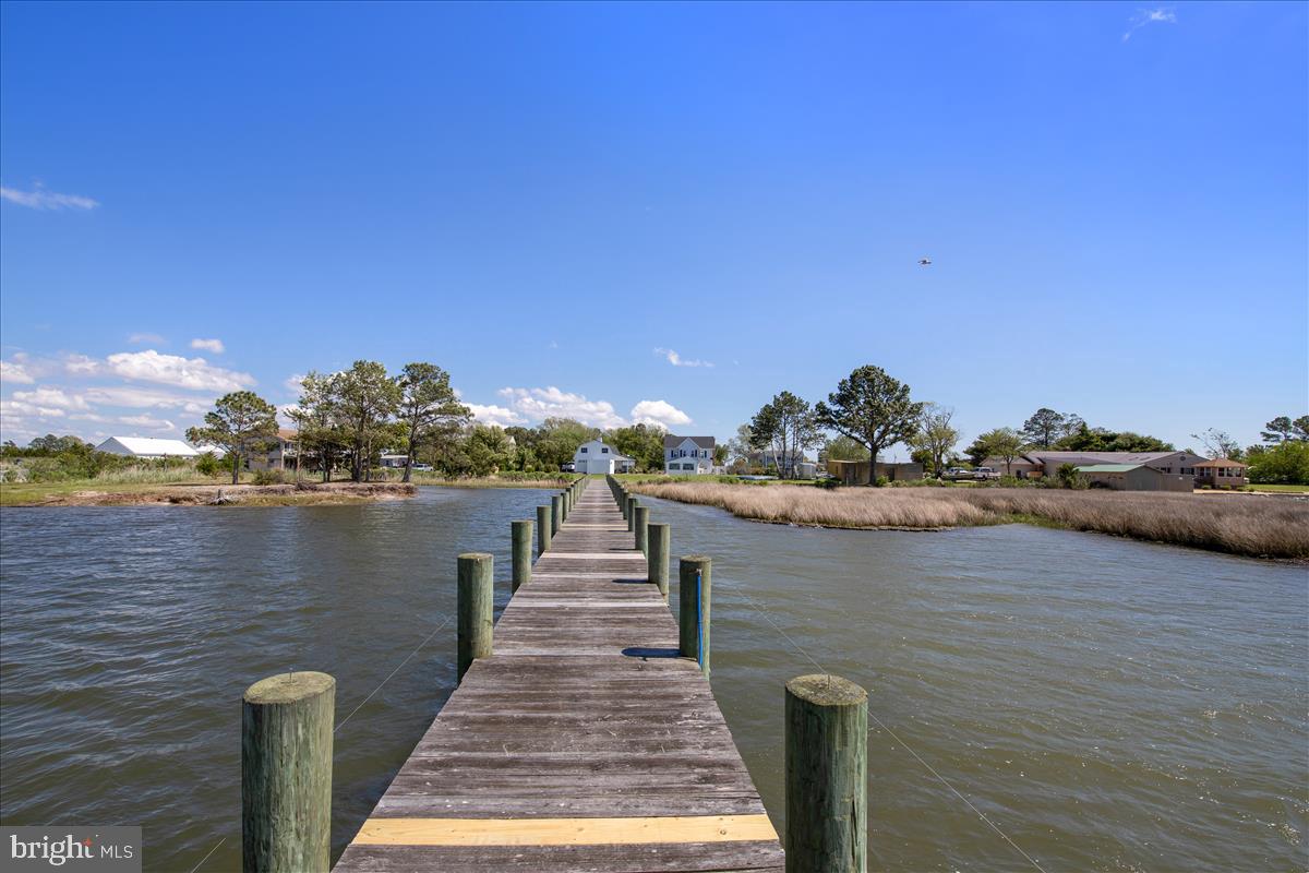 25764 Drum Point Road Westover, MD 21871 - Photo 4 of 29 315 feet Pier to the Rear of the Property