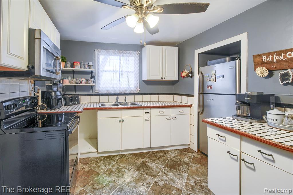 6481 Sharp Road Swartz Creek, MI 48473 - Photo 13 of 41