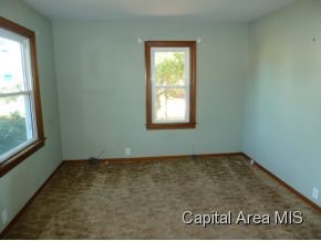 320 Walnut Dawson, IL 62520 - Photo 2 of 12 Gallery Image 2
