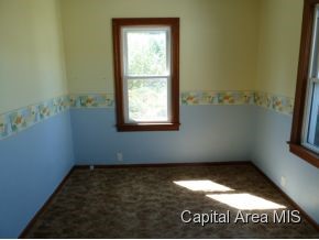 320 Walnut Dawson, IL 62520 - Photo 9 of 12 Gallery Image 9