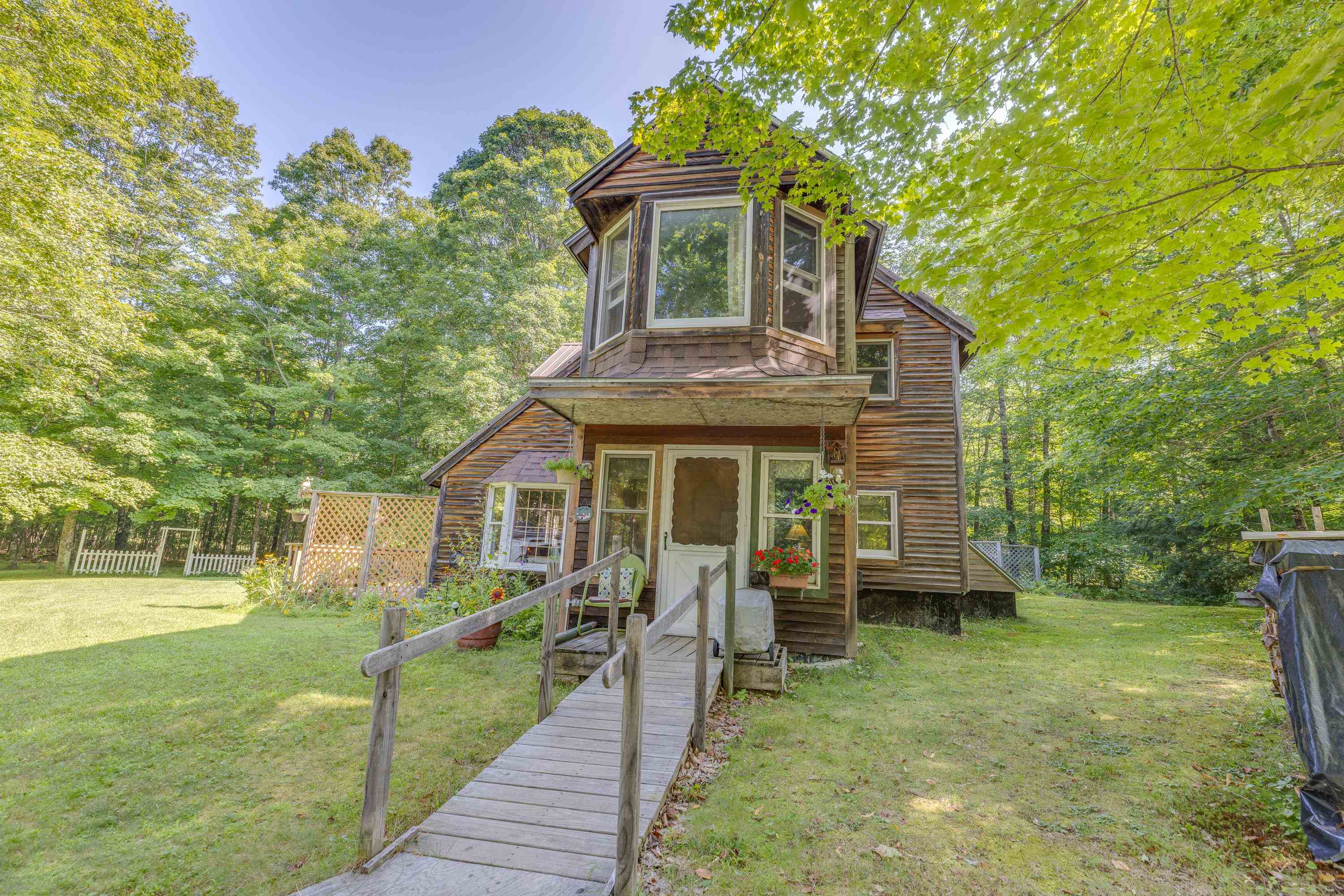 39 Squeaky Lane Campton, NH 03223 - Photo 5 of 40