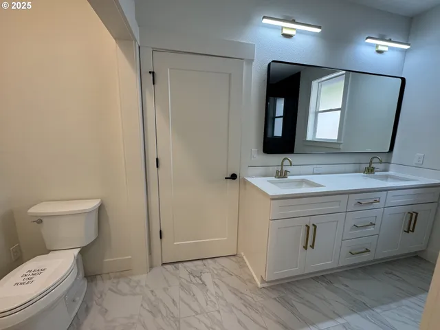 $675,000 | 812 Hawk Drive, Silverton, OR 97381