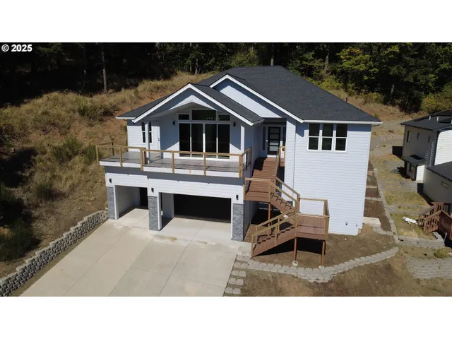 $675,000 | 812 Hawk Drive, Silverton, OR 97381