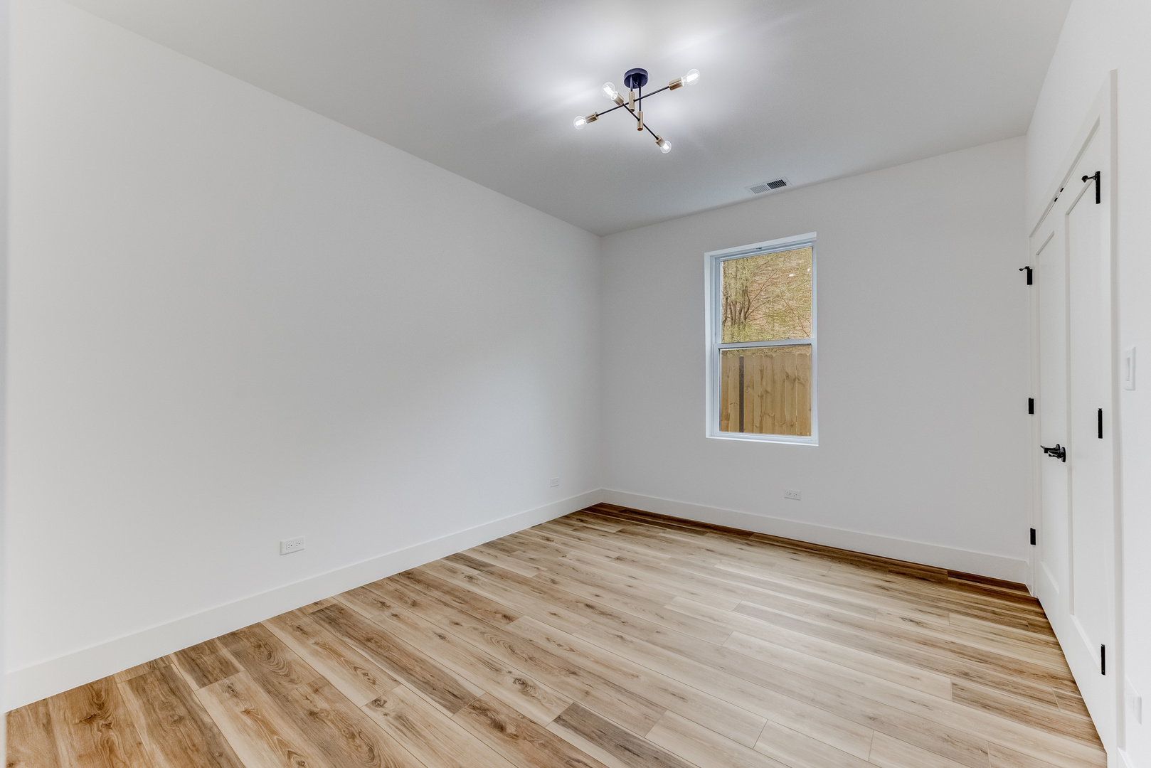 5921 South Calumet Avenue, Unit 1 Chicago, IL 60637 - Photo 12 of 24