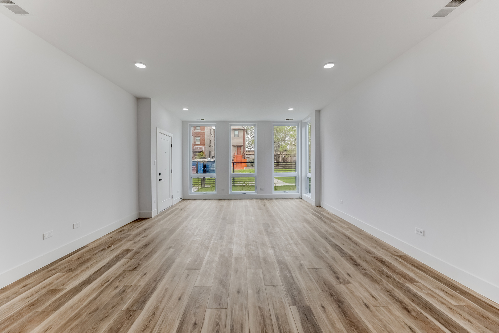 5921 South Calumet Avenue, Unit 1 Chicago, IL 60637 - Photo 5 of 24