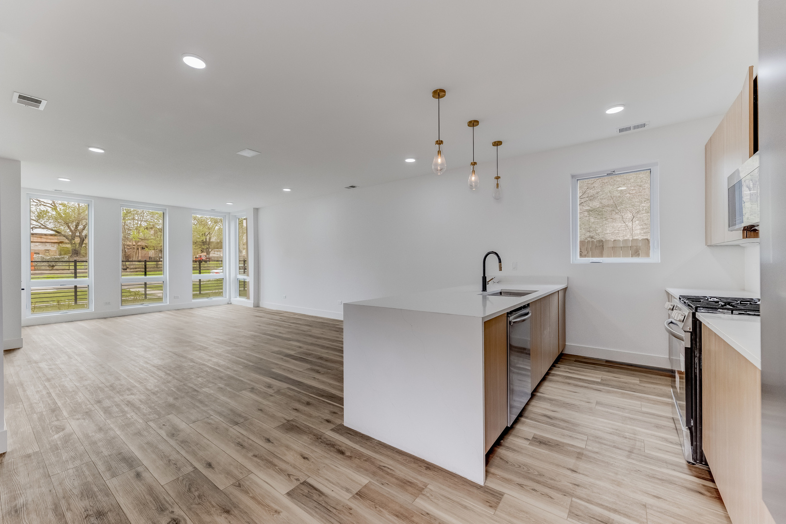 5921 South Calumet Avenue, Unit 1 Chicago, IL 60637 - Photo 6 of 24