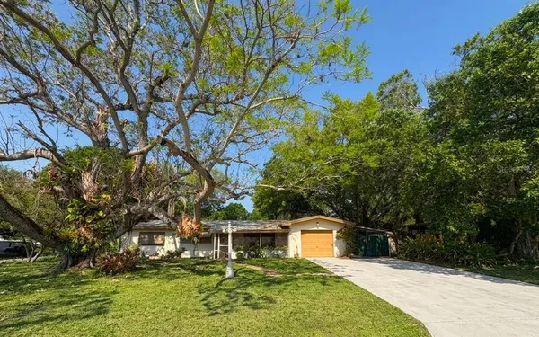 $229,900 | 1799 Lake Circle, Fort Pierce, FL 34945