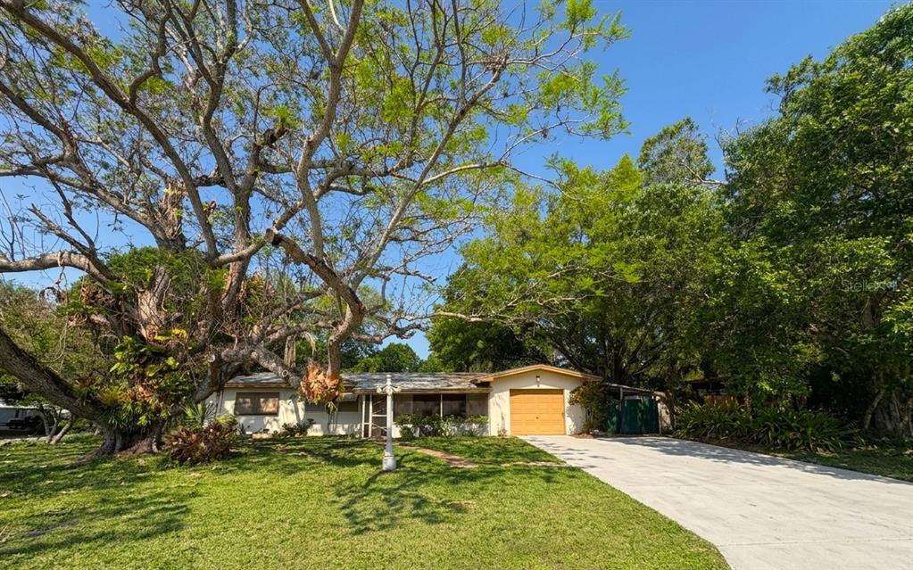 1799 Lake Circle Fort Pierce, FL 34945 - Photo 1 of 25