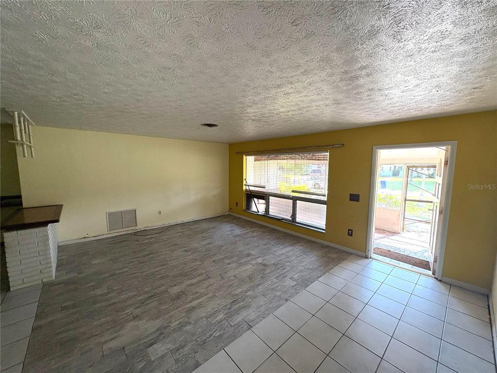1799 Lake Circle Fort Pierce, FL 34945 - Photo 3 of 25