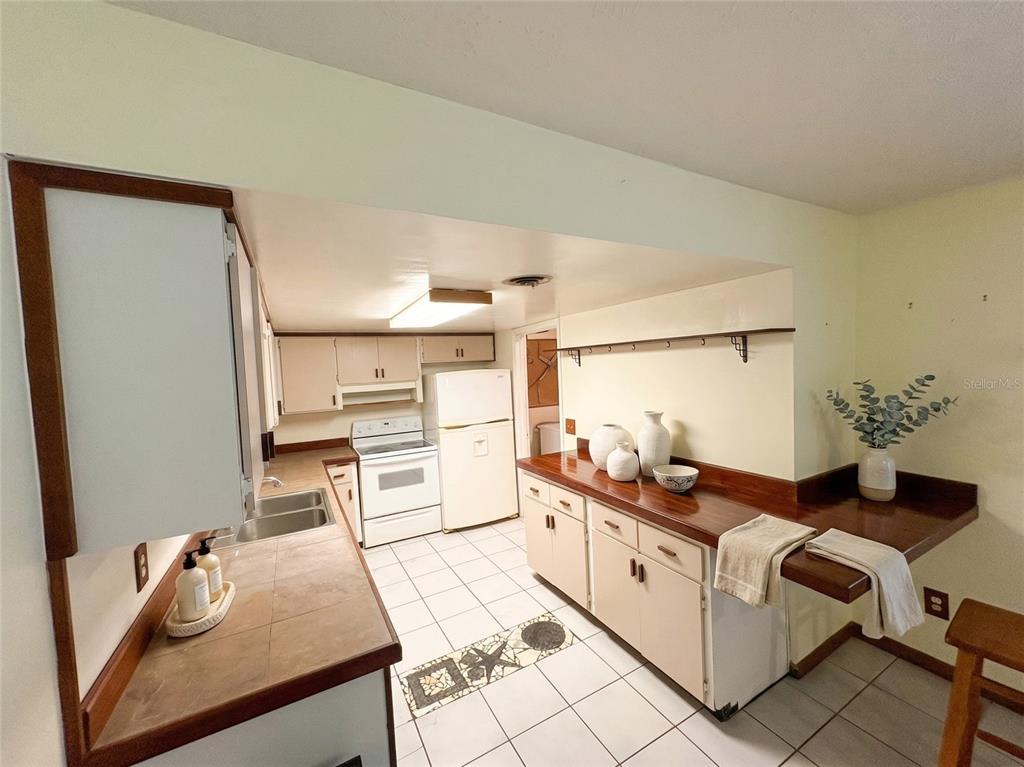 1799 Lake Circle Fort Pierce, FL 34945 - Photo 6 of 25