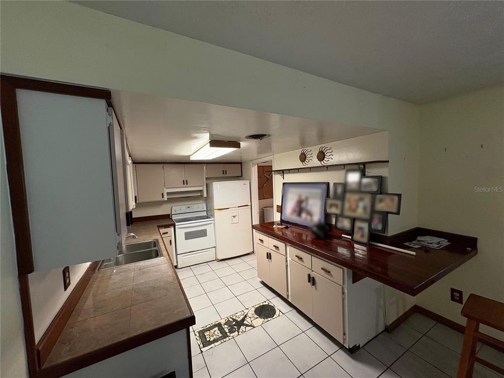 1799 Lake Circle Fort Pierce, FL 34945 - Photo 7 of 25