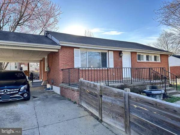 $3,200 | 6406 Wilcox Court, Alexandria, VA 22310