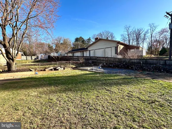 $3,200 | 6406 Wilcox Court, Alexandria, VA 22310