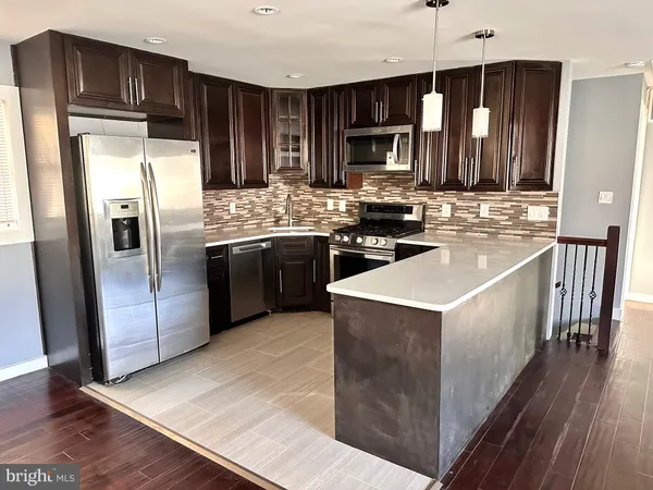 $3,200 | 6406 Wilcox Court, Alexandria, VA 22310