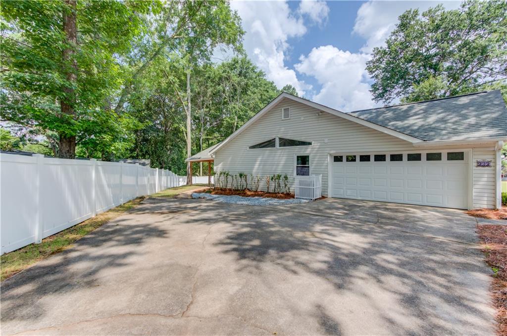 222 Ryan Road Winder, GA 30680 - Photo 3 of 29
