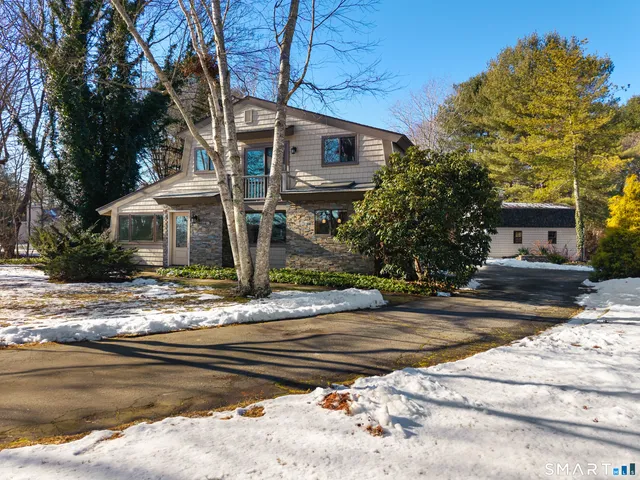 $729,900 | 18 Shawandassee Road, Waterford, CT 06385