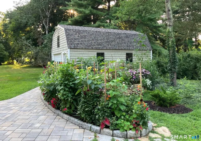 $729,900 | 18 Shawandassee Road, Waterford, CT 06385