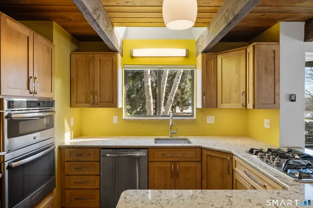 $729,900 | 18 Shawandassee Road, Waterford, CT 06385