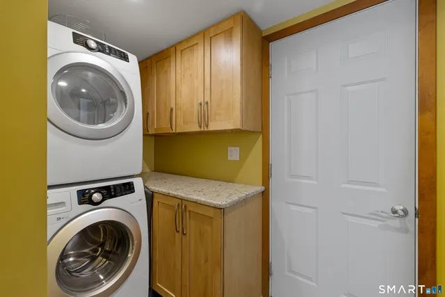 $729,900 | 18 Shawandassee Road, Waterford, CT 06385