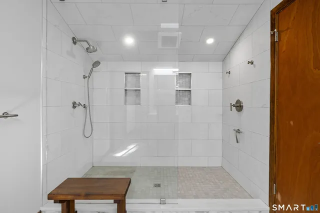 $729,900 | 18 Shawandassee Road, Waterford, CT 06385