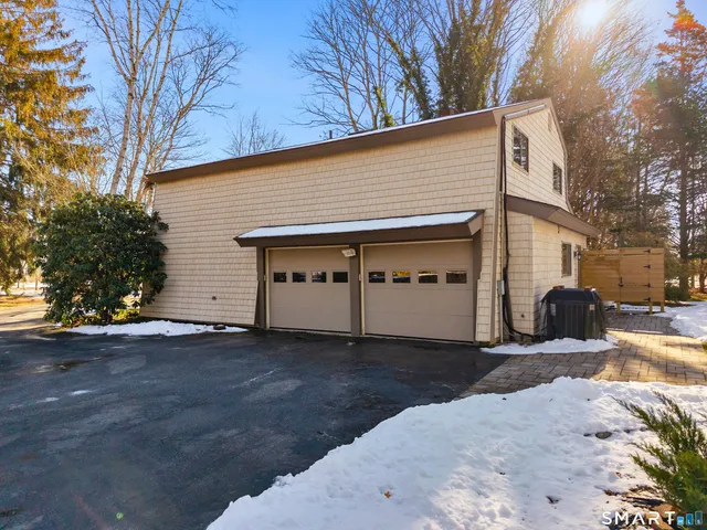 $729,900 | 18 Shawandassee Road, Waterford, CT 06385
