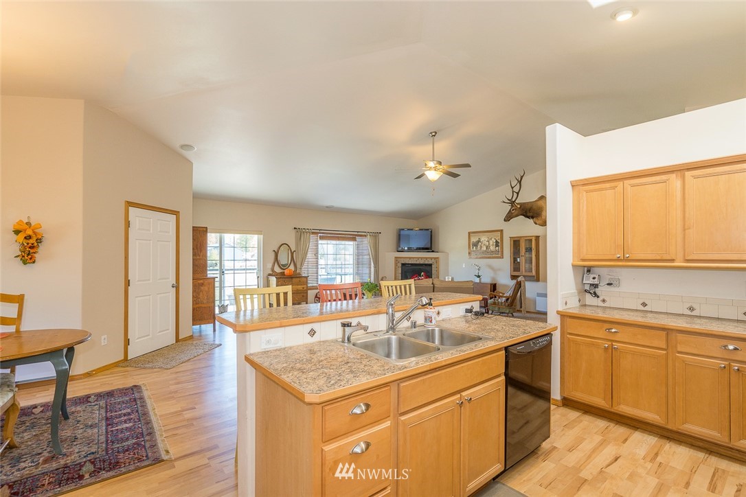 112 Faun Rae Lane Chehalis, WA 98532 - Photo 8 of 25