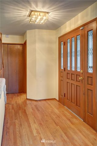 $725,500 | 24337 Southeast 43rd Place, Sammamish, WA 98029