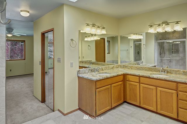 $725,500 | 24337 Southeast 43rd Place, Sammamish, WA 98029