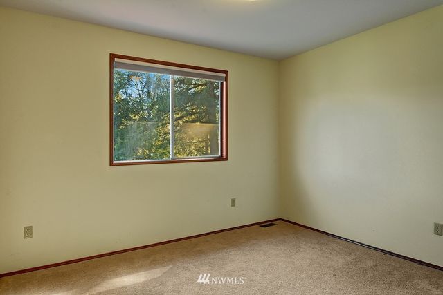 $725,500 | 24337 Southeast 43rd Place, Sammamish, WA 98029