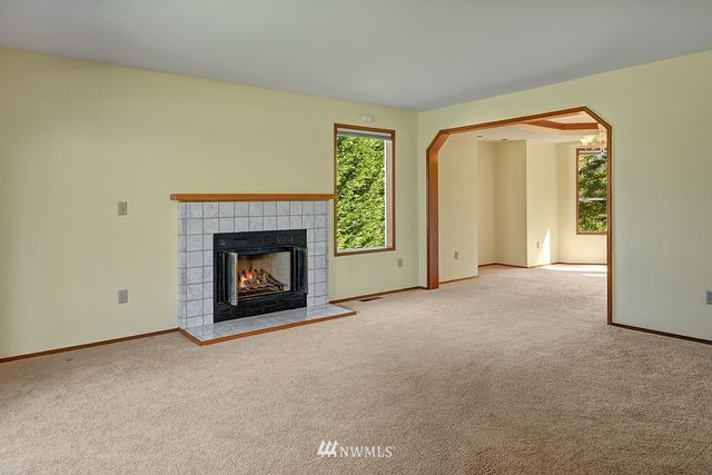 $725,500 | 24337 Southeast 43rd Place, Sammamish, WA 98029