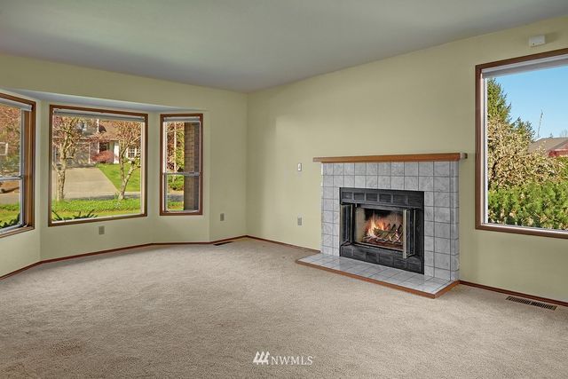 $725,500 | 24337 Southeast 43rd Place, Sammamish, WA 98029