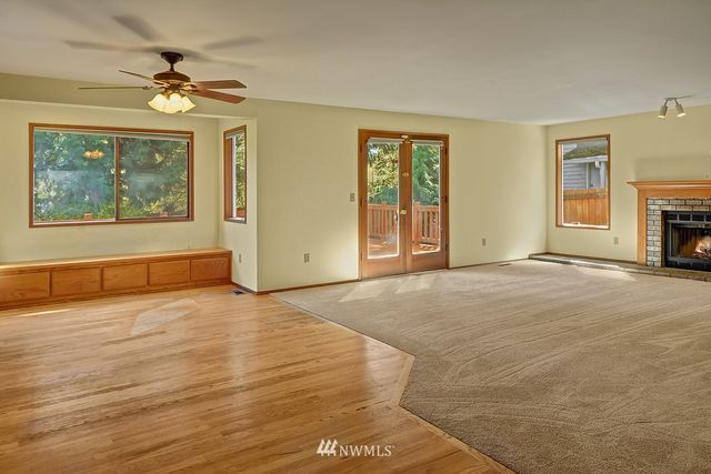 $725,500 | 24337 Southeast 43rd Place, Sammamish, WA 98029