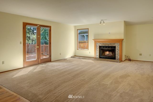 $725,500 | 24337 Southeast 43rd Place, Sammamish, WA 98029