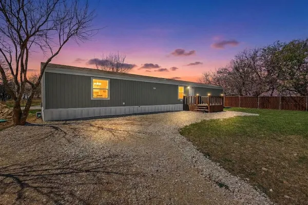 $1,700 | 16731 Flow Road, Krum, TX 76249