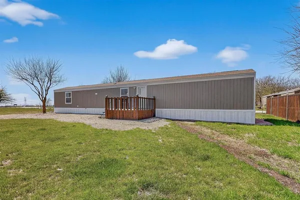$1,700 | 16731 Flow Road, Krum, TX 76249