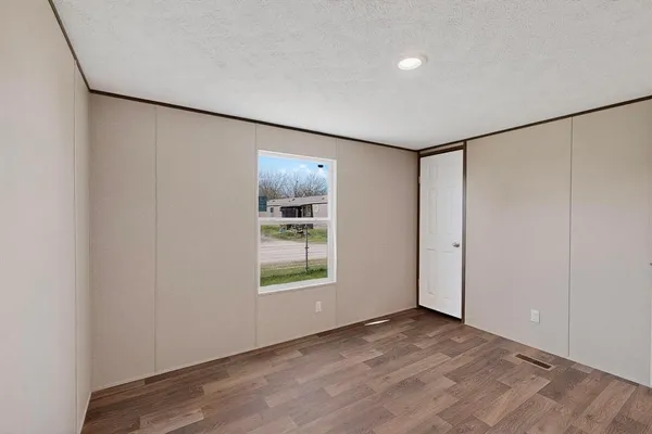 $1,700 | 16731 Flow Road, Krum, TX 76249