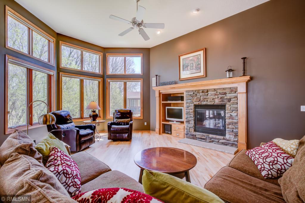 7626 Ridgeview Way Chanhassen, MN 55317 - Photo 2 of 23