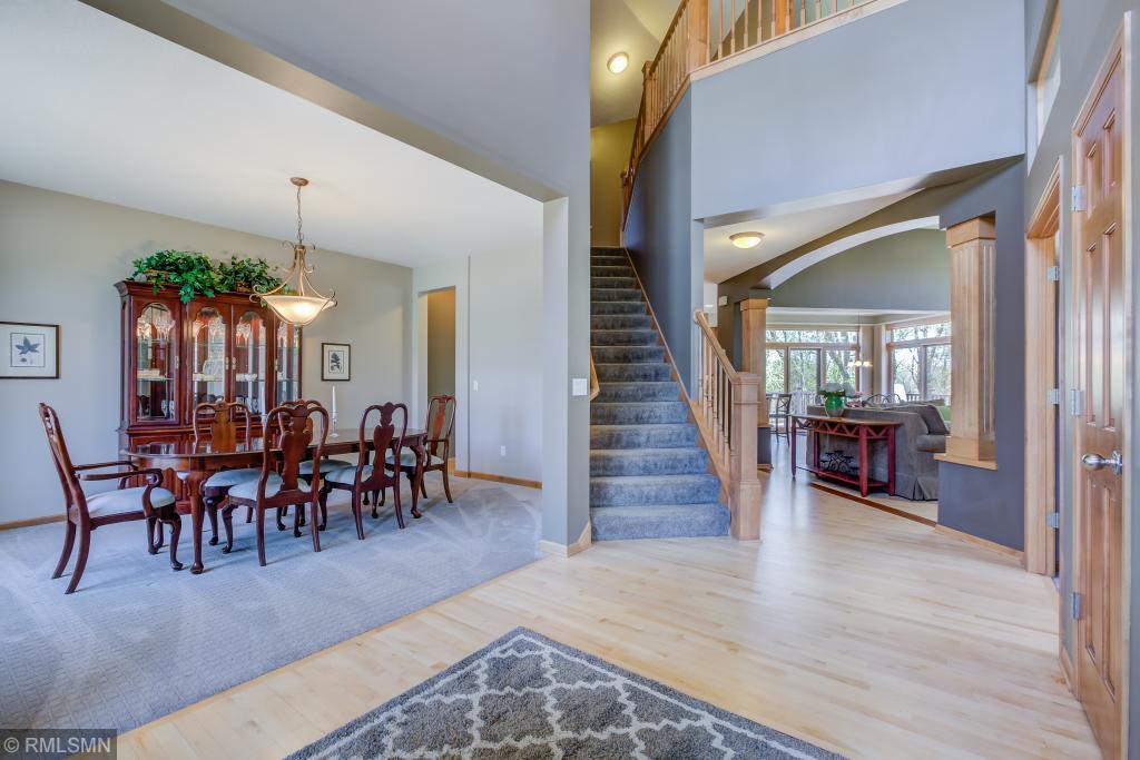 7626 Ridgeview Way Chanhassen, MN 55317 - Photo 4 of 23