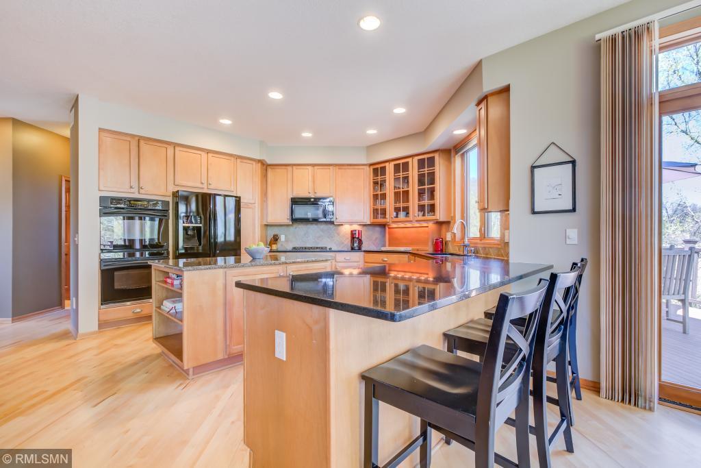7626 Ridgeview Way Chanhassen, MN 55317 - Photo 9 of 23
