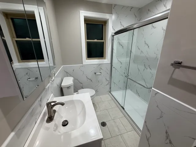 $1,995 | 6634 Cermak Road, Unit 2, Berwyn, IL 60402